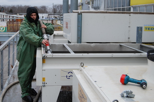 Промывка радиаторов охлаждения в энергоцентре Липецкой птицефабрики ­