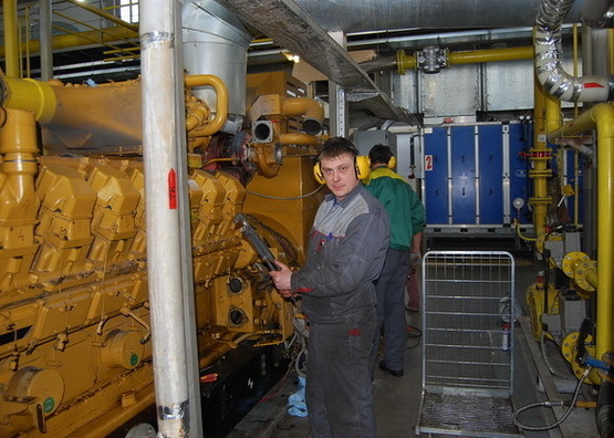 Средний ремонт ГПУ Caterpillar G3516B (1 МВт) - места для работы более чем достаточно